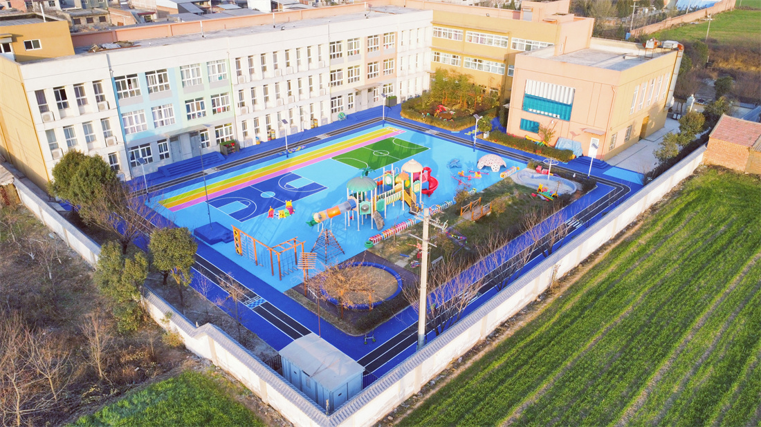 幼儿园场地设计，凯发k8幼儿园专用地弹坪