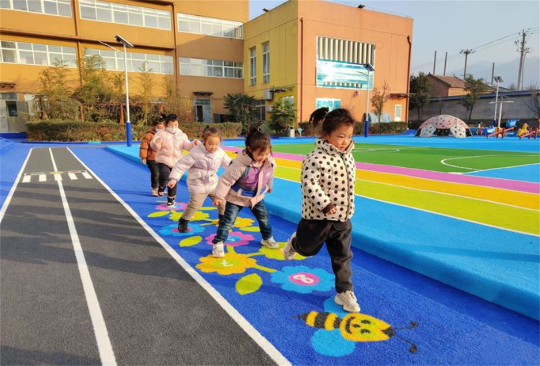 幼儿园场地设计，凯发k8幼儿园专用地弹坪