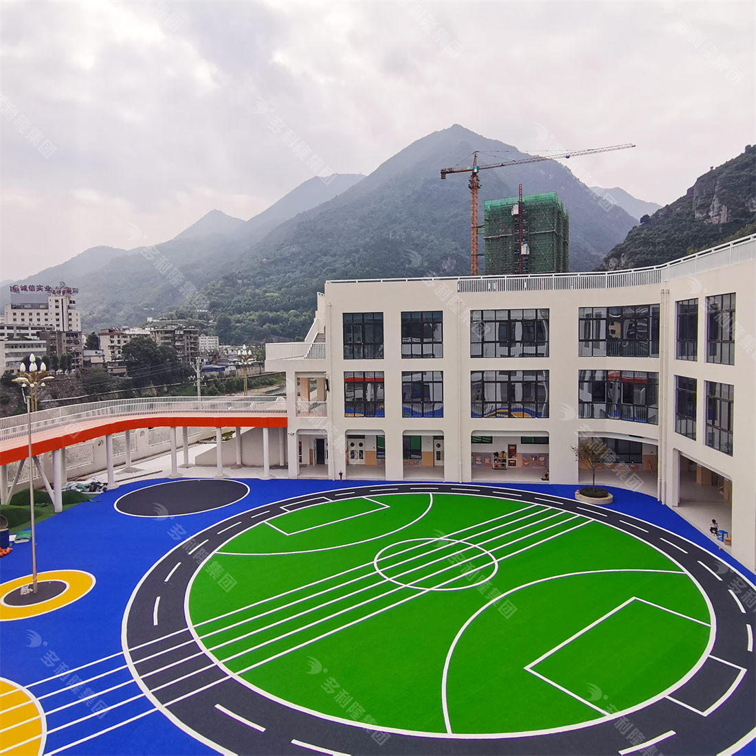 幼儿园专用地弹坪,幼儿园人造草坪